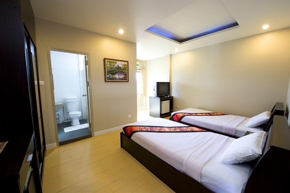 Super Oyo 1096 Winner Inn Hotel Chiang Mai Exterior photo