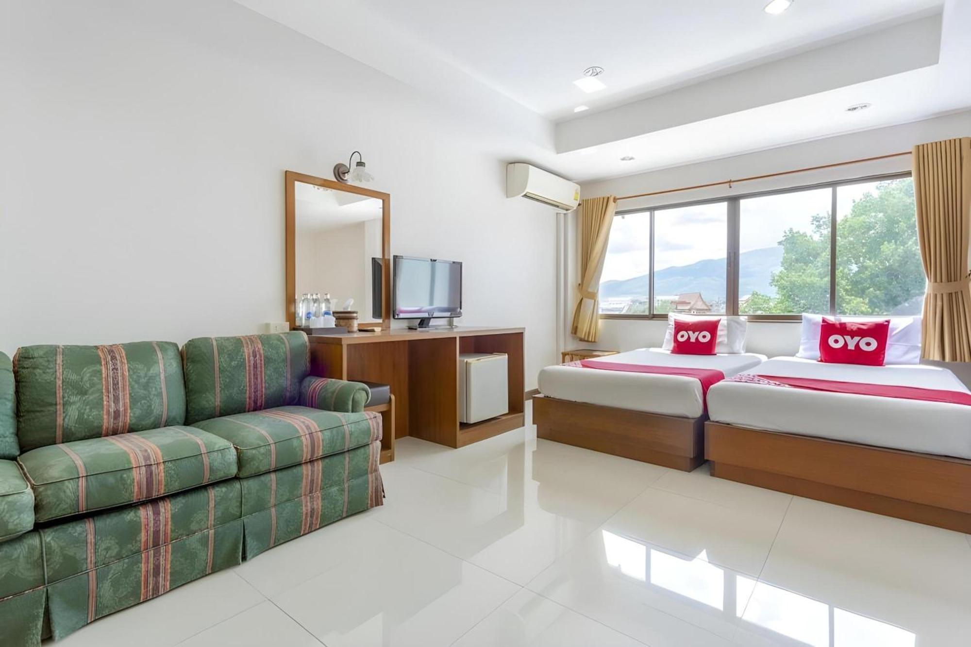 Super Oyo 1096 Winner Inn Hotel Chiang Mai Exterior photo