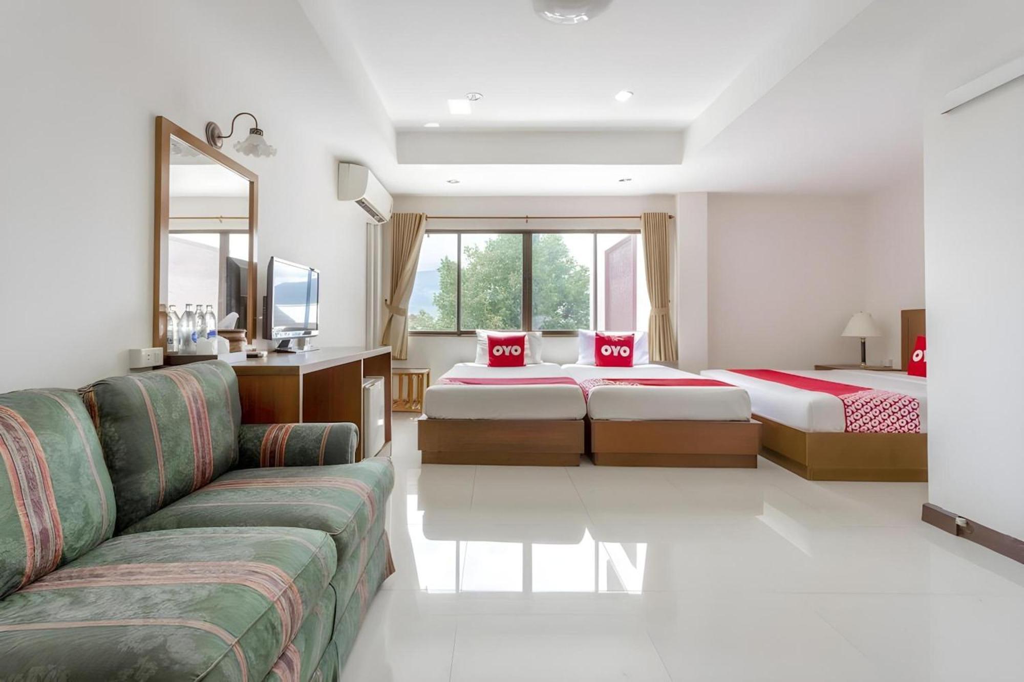 Super Oyo 1096 Winner Inn Hotel Chiang Mai Exterior photo