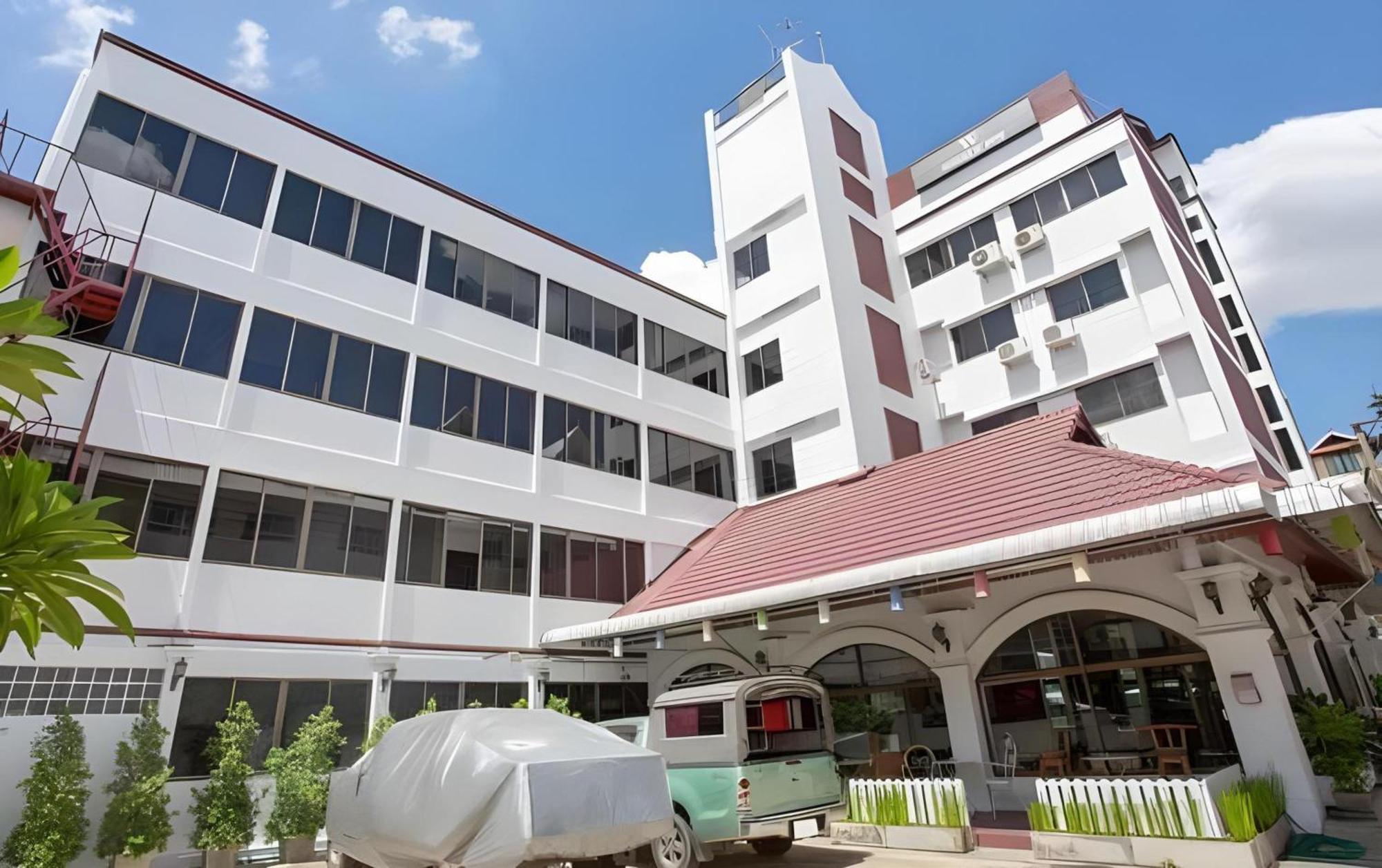 Super Oyo 1096 Winner Inn Hotel Chiang Mai Exterior photo