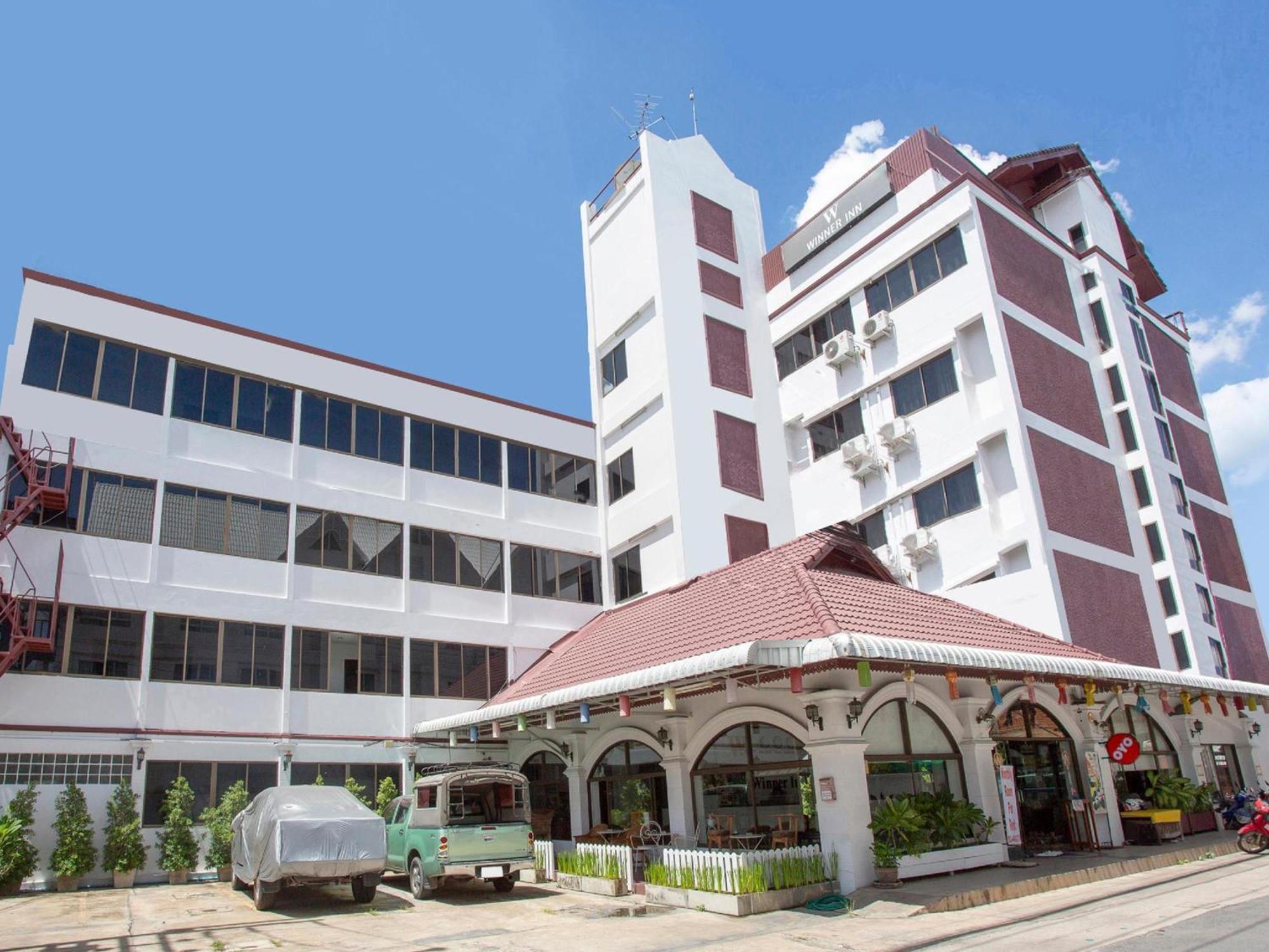 Super Oyo 1096 Winner Inn Hotel Chiang Mai Exterior photo
