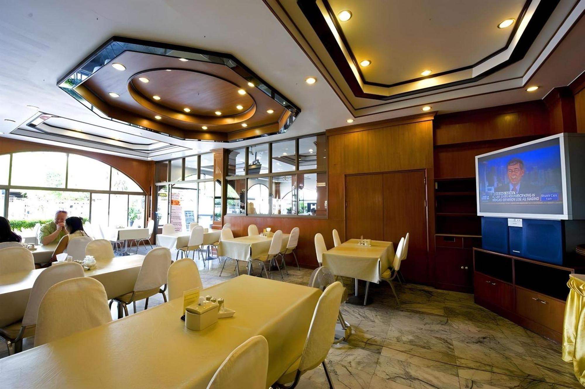 Super Oyo 1096 Winner Inn Hotel Chiang Mai Exterior photo